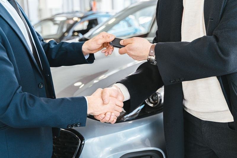 Consegna delle chiavi dopo un passaggio di proprietà